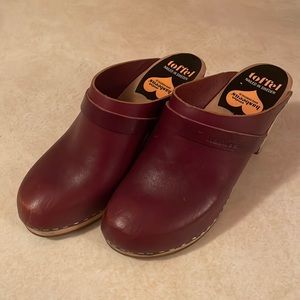 Swedish Hasbeens clogs